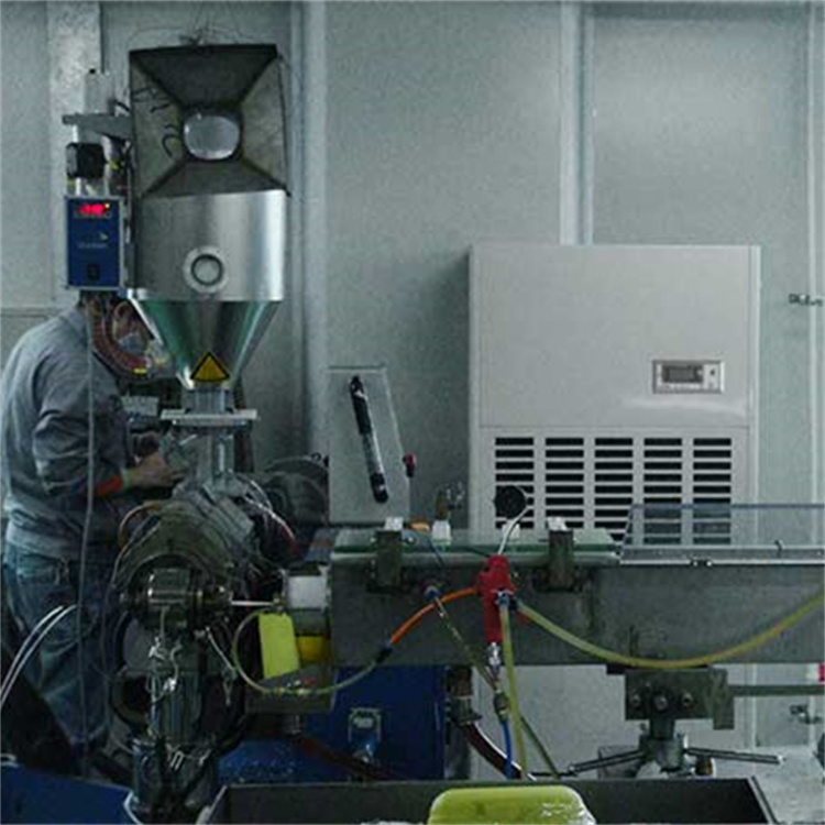 除湿机应用于地下停车场以排除湿气