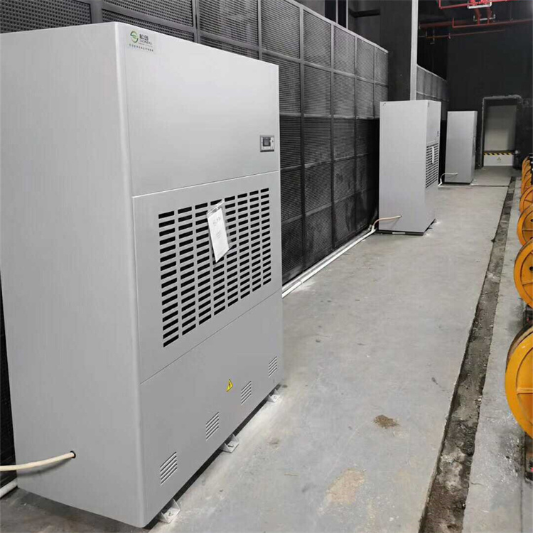 解决卧室潮湿墙壁发霉问题的方法：使用卧室除潮机